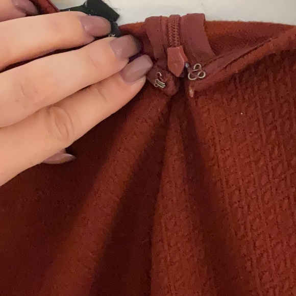 Ann Taylor Petite Textured Sleeveless Top, Size SP, Marron/Brown - Picture 4 of 8